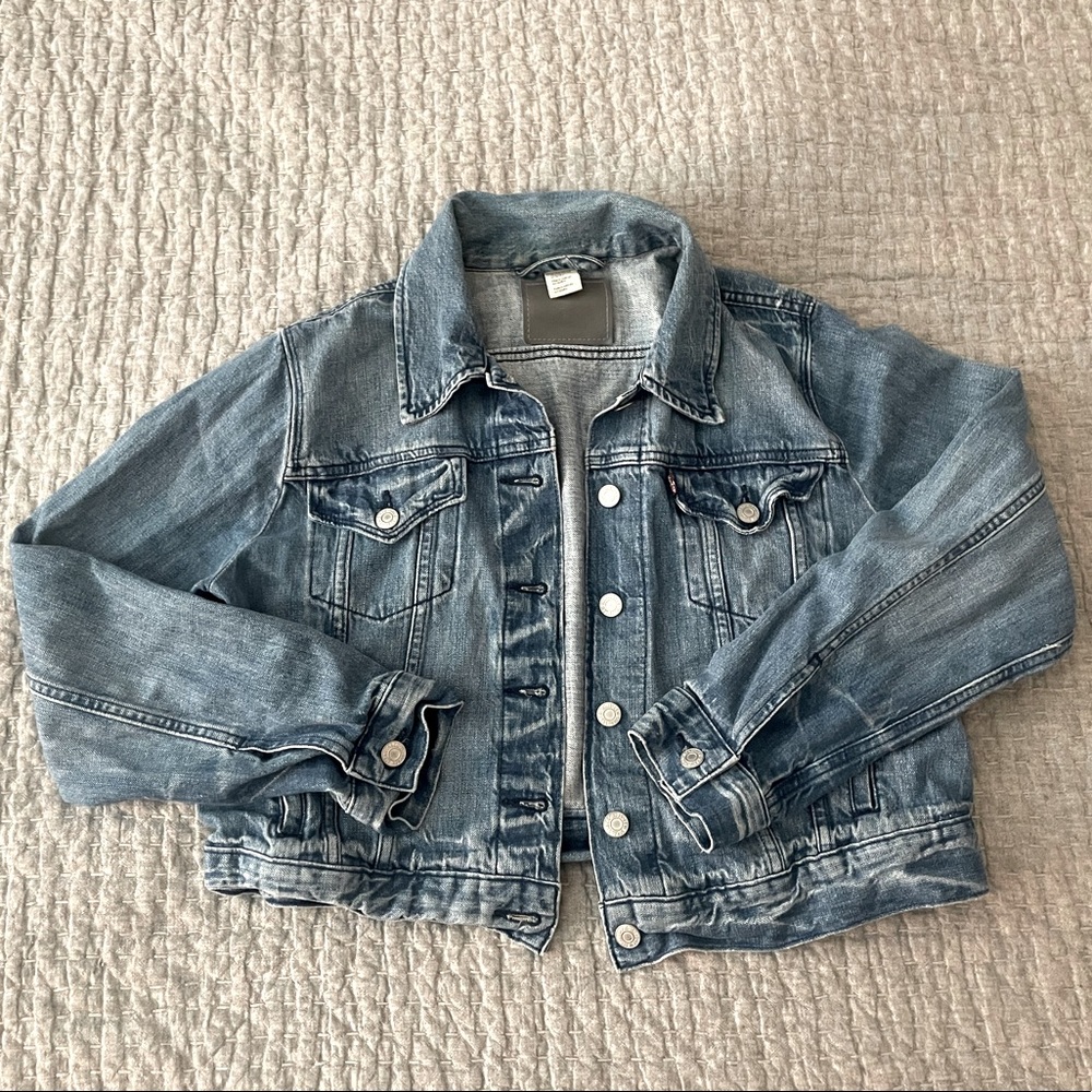 Levi’s Cropped Denim Jacket